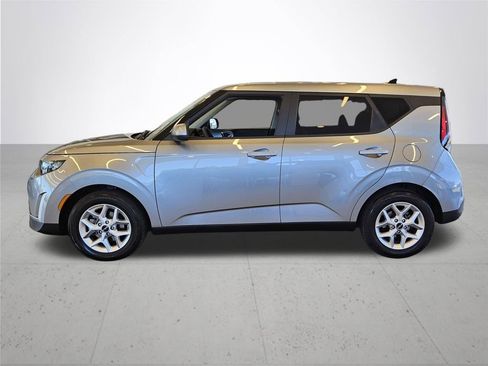 Used 2025 Kia Soul LX w/ LX Technology Package image 11