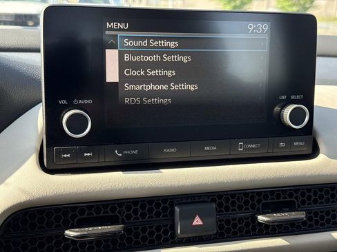 Used 2025 Honda HR-V LX image 4