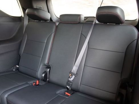 Used 2024 Chevrolet Traverse RS w/ LPO, Floor Liner Package image 32