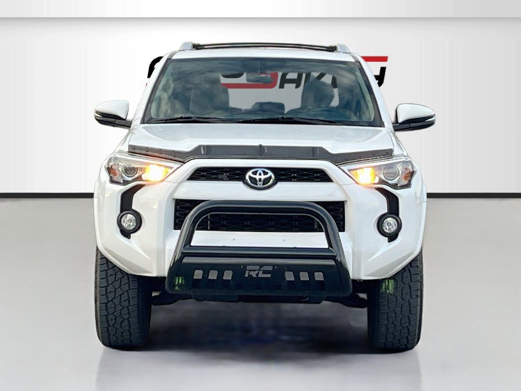 Used 2018 Toyota 4Runner SR5 Premium AWD/4WD image 2