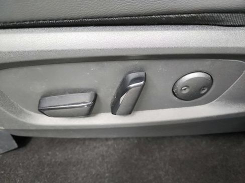 Used 2025 Nissan Pathfinder SL w/ SL Premium Package FWD image 20