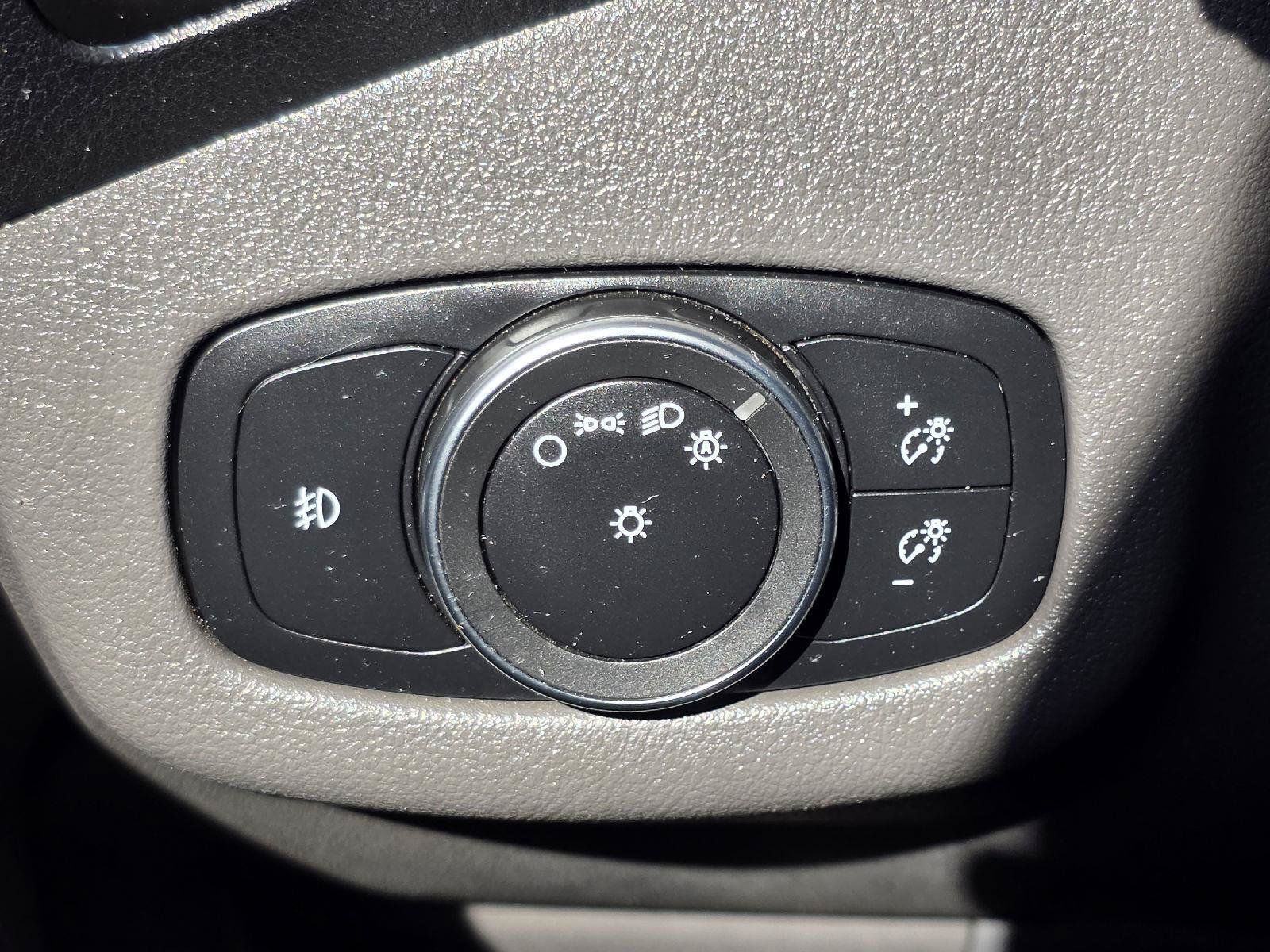 Used 2022 Ford Transit Connect XLT FWD image 11