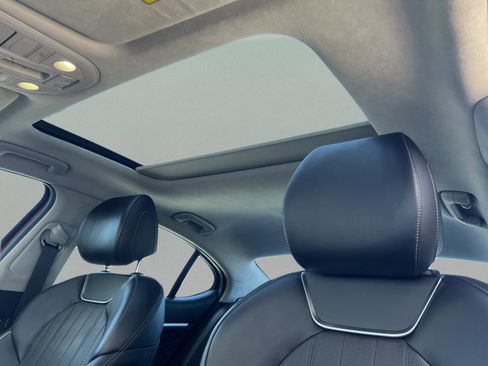 Used 2020 Genesis G70 2.0T image 28