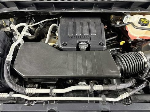 Used 2021 Chevrolet Silverado 1500 Custom AWD/4WD image 32