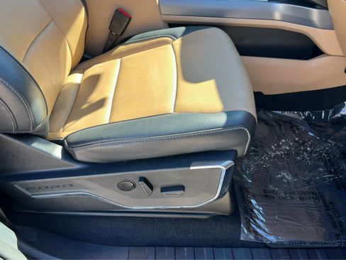 Used 2024 Ford F350 Lariat image 15