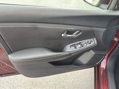 Used 2025 Nissan Sentra SV FWD image 16