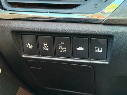 Used 2016 Toyota Avalon XLE Premium image 5