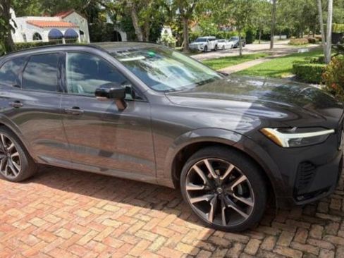 Used 2023 Volvo XC60 B5 Ultimate FWD image 5
