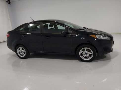 Used 2019 Ford Fiesta SE image 11