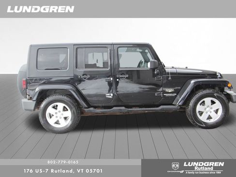Used 2007 Jeep Wrangler Unlimited Sahara w/ Dual Top Group image 2
