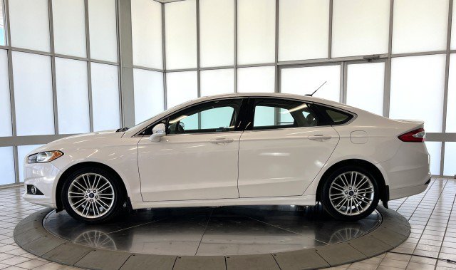 Used 2015 Ford Fusion SE w/ Equipment Group 202A FWD image 4