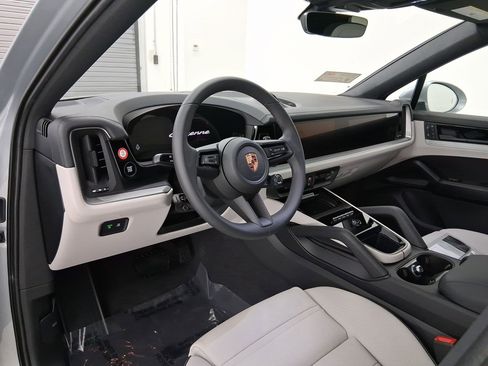 New 2026 Porsche Cayenne Coupe image 4