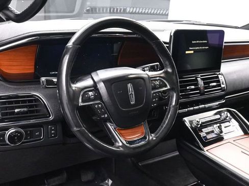 Used 2019 Lincoln Navigator L Reserve image 28