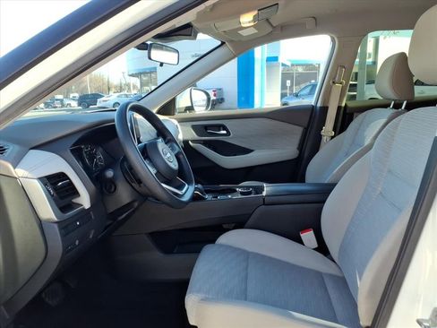 Used 2023 Nissan Rogue SV image 11