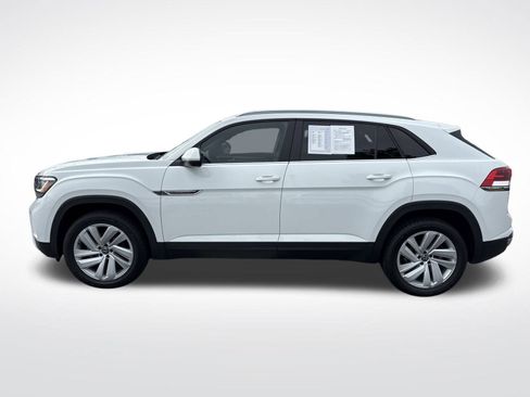 Certified 2022 Volkswagen Atlas Cross Sport SE image 2