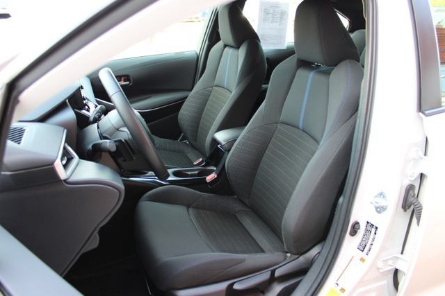 Used 2022 Toyota Corolla SE w/ SE Premium Package FWD image 10