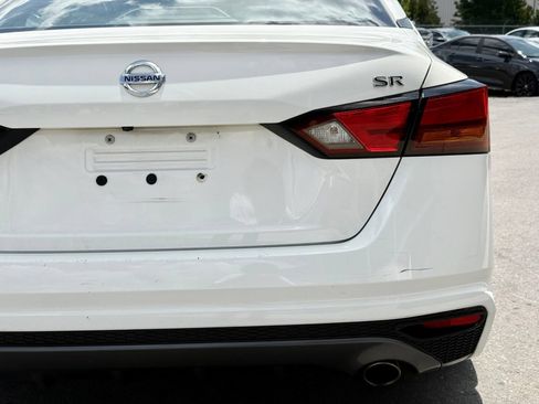 Used 2019 Nissan Altima 2.5 SR FWD image 11