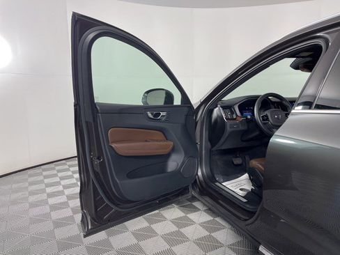 Used 2023 Volvo XC60 B5 Plus w/ Protection Package Premier FWD image 14
