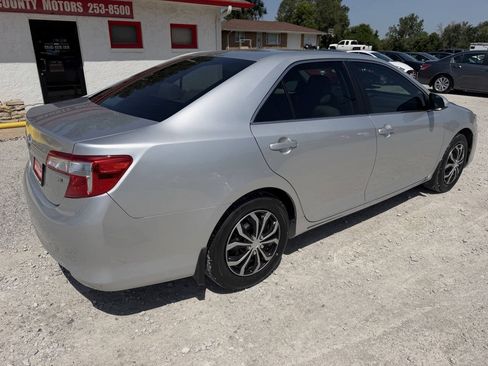 Used 2012 Toyota Camry LE FWD image 3