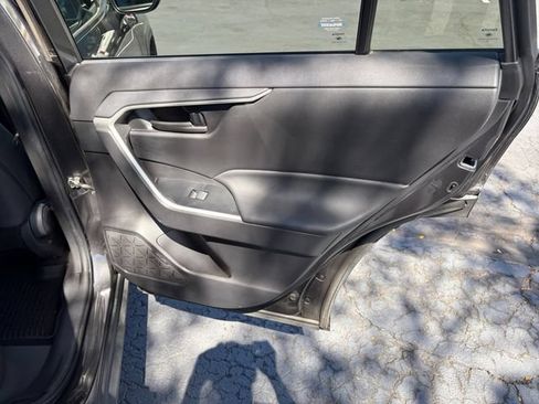 Used 2023 Toyota RAV4 LE AWD/4WD image 29