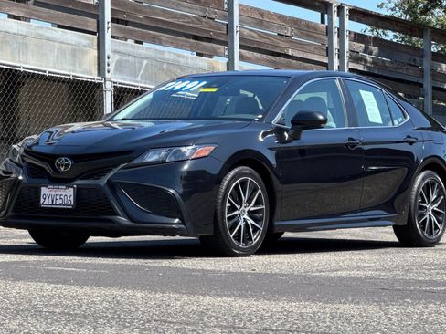Used 2022 Toyota Camry SE FWD image 10