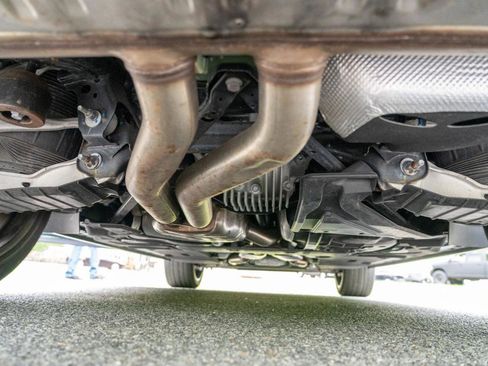 Used 2021 Bentley Bentayga AWD/4WD image 97