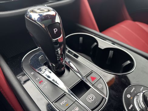 Used 2020 Bentley Bentayga image 19