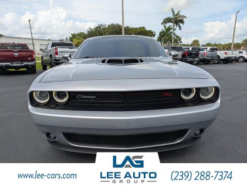 Used 2015 Dodge Challenger R/T RWD image 8