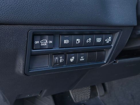 Certified 2025 Toyota Sequoia Limited AWD/4WD image 17