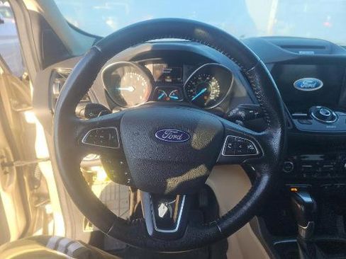 Used 2017 Ford Escape Titanium image 9