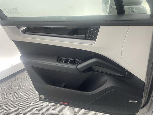 New 2026 Porsche Cayenne S image 22