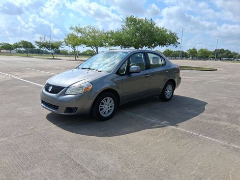 Used 2012 Suzuki SX4 LE image 3