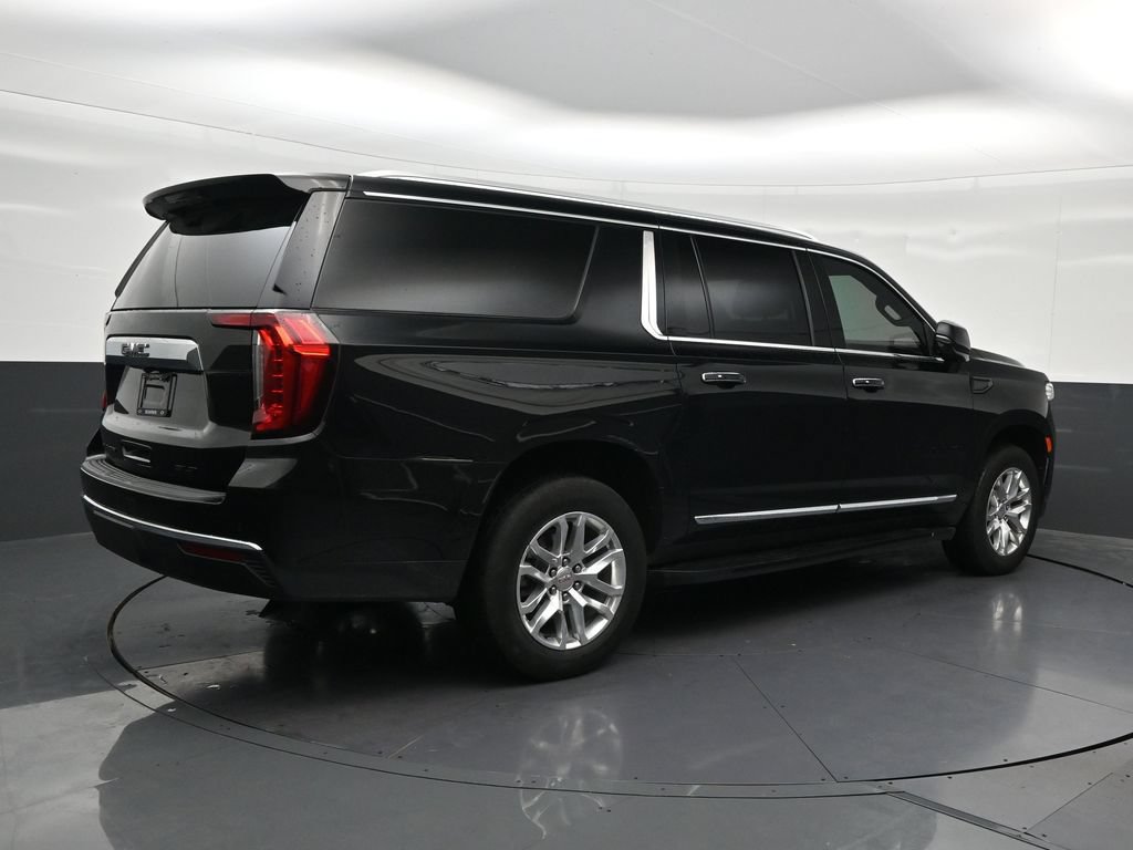 Used 2024 GMC Yukon XL SLT w/ SLT Premium Package RWD image 5