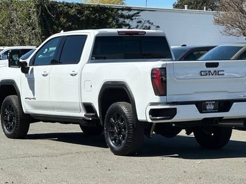 Used 2025 GMC Sierra 2500 AT4 w/ AT4 Premium Plus Package image 6