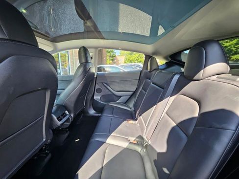 Used 2022 Tesla Model Y Long Range AWD/4WD image 64