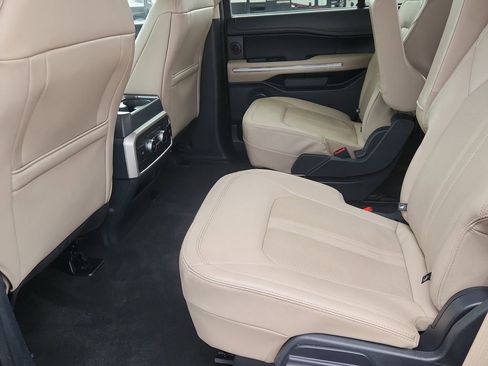 Used 2024 Ford Expedition Limited AWD/4WD image 10
