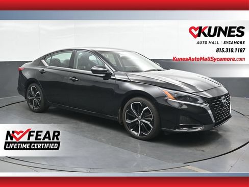 Used 2025 Nissan Altima 2.5 SR w/ SR Premium Package FWD image 1