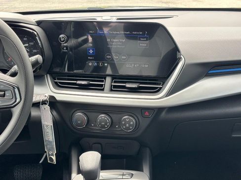 New 2026 Chevrolet Trax LS w/ LS Convenience Package FWD image 8