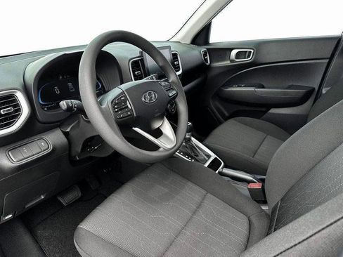 New 2025 Hyundai Venue SE image 14