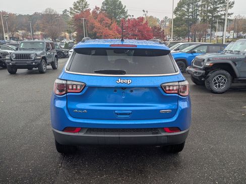 Used 2022 Jeep Compass Latitude image 6