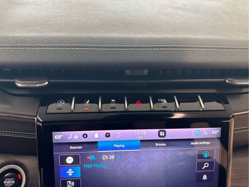 Used 2024 Jeep Grand Cherokee Altitude image 40