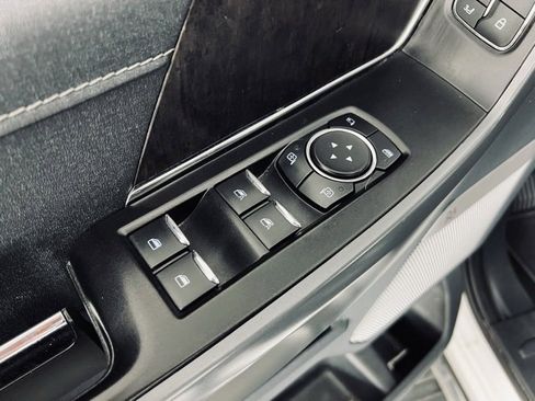 Used 2022 Ford F150 Lariat w/ Max Trailer Tow Package image 16