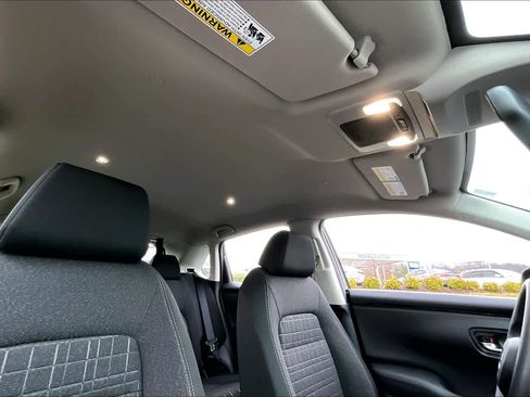 Used 2025 Honda HR-V LX image 13