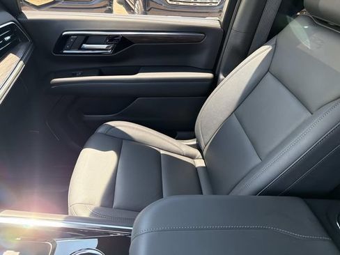 Used 2025 Chevrolet Tahoe LT w/ Comfort Package RWD image 20