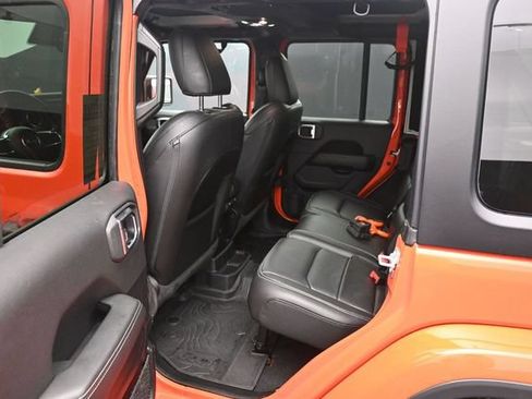 Used 2023 Jeep Wrangler Unlimited Sahara w/ LED Lighting Group AWD/4WD image 33