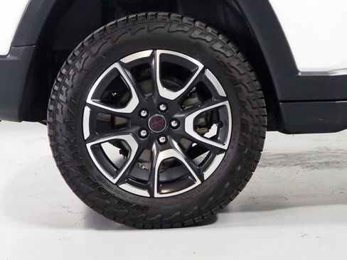 Used 2025 Jeep Compass Trailhawk AWD/4WD image 43