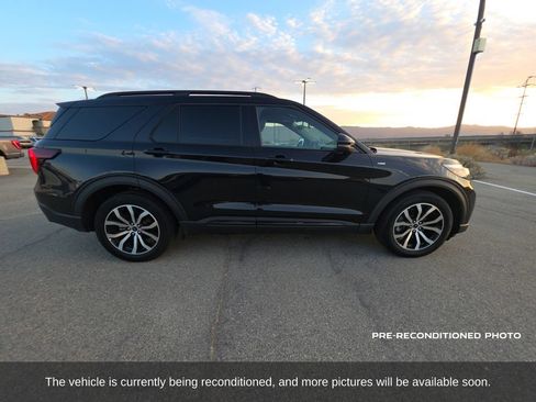 Used 2025 Ford Explorer ST-Line w/ Premium Package RWD image 4