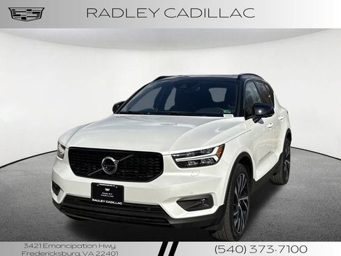 Used 2020 Volvo XC40 T5 R-Design image 1