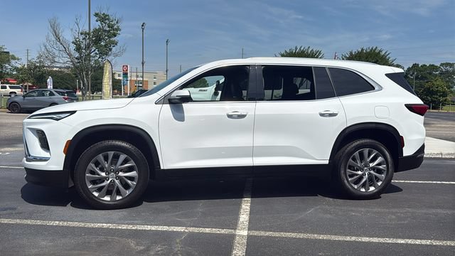 Used 2025 Buick Enclave Preferred FWD image 4