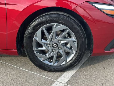 Certified 2024 Hyundai Elantra SEL FWD image 15